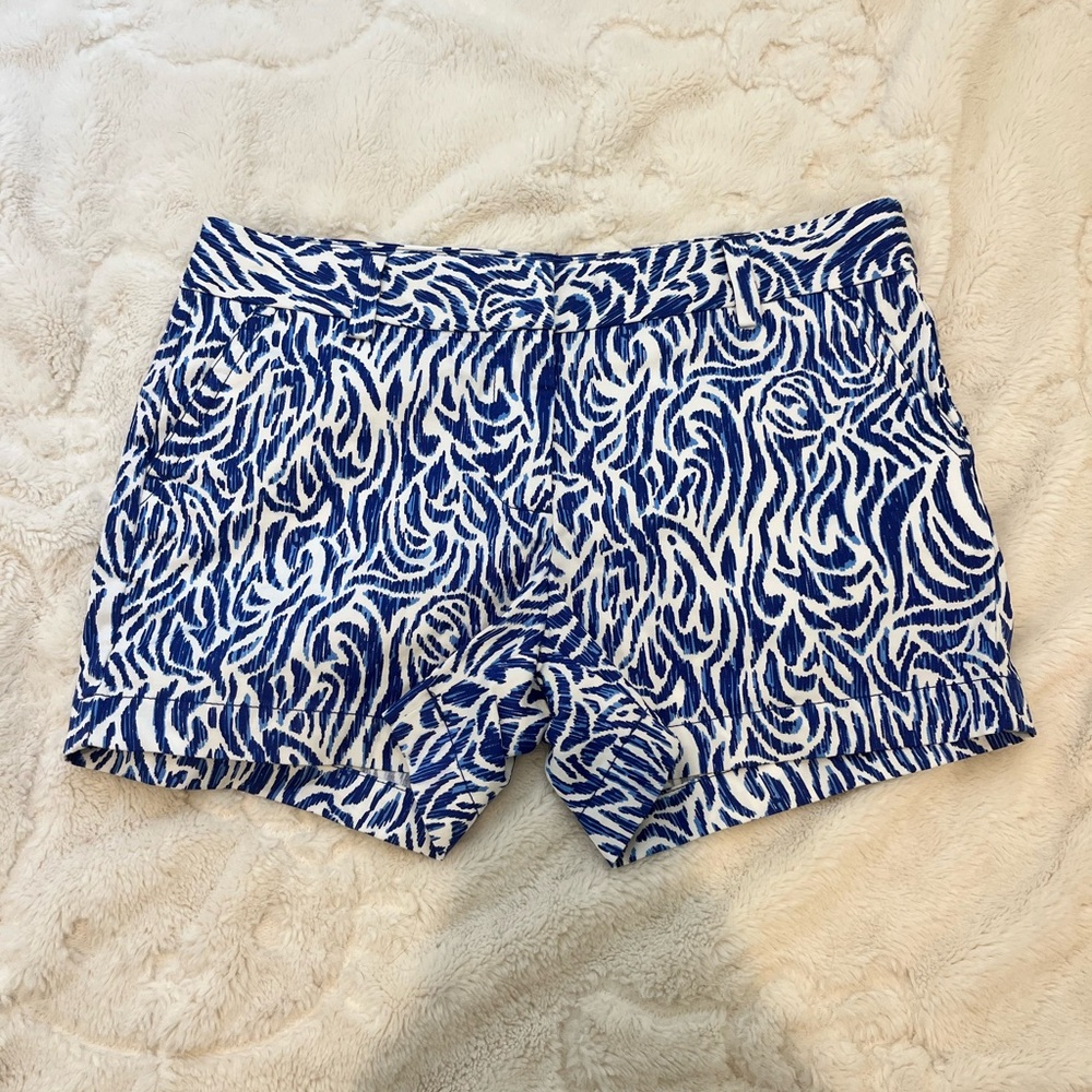 Blue and White Patterned Vineyard Vines kids shorts